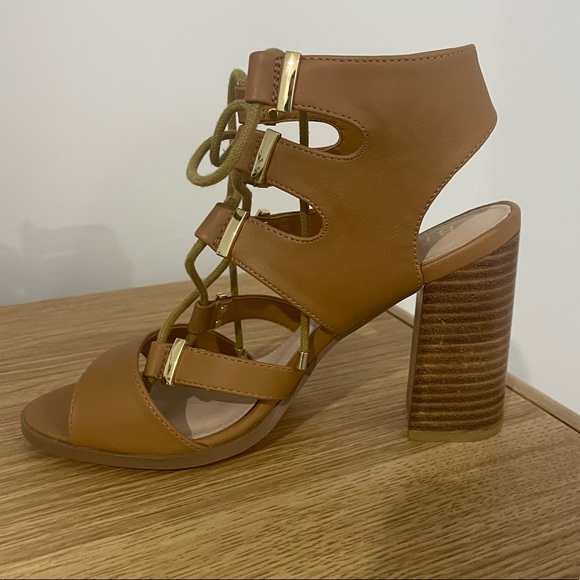 Lace Up Block Heels 🤎 - Picture 10 of 11